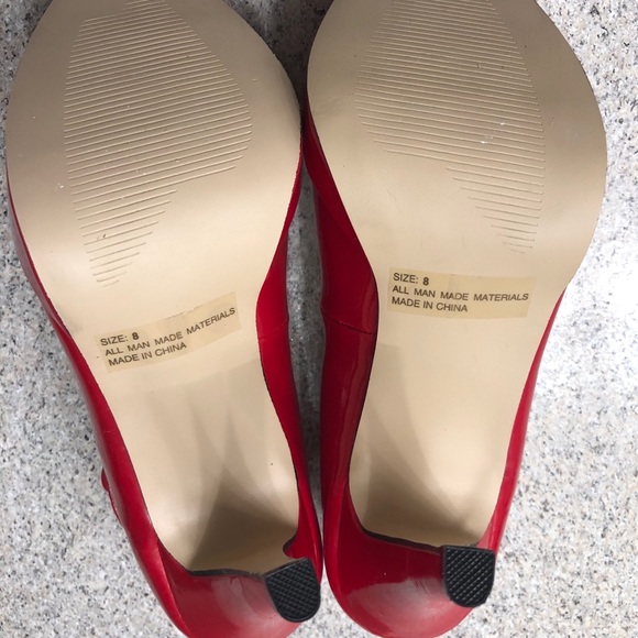 Red patent platform heels - Picture 3 of 6